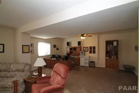 302 Cottingham Ln, Germantown Hills, IL 61548 photo 17