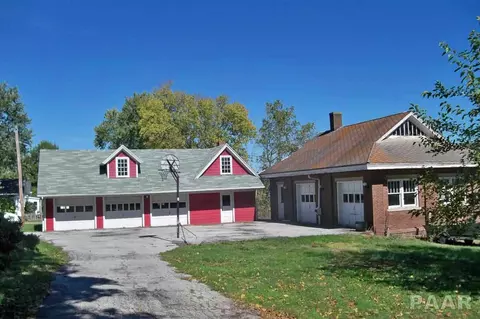 200 E Main, Table Grove, IL 61482 photo 3