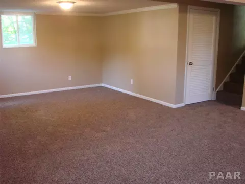 1132 E Brookview Ln, Peoria, IL 61615 photo 14