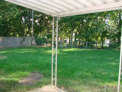 1132 E Brookview Ln, Peoria, IL 61615 photo 24