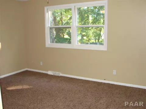 1132 E Brookview Ln, Peoria, IL 61615 photo 17