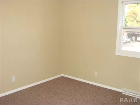 1132 E Brookview Ln, Peoria, IL 61615 photo 15