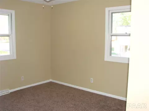 1132 E Brookview Ln, Peoria, IL 61615 photo 16