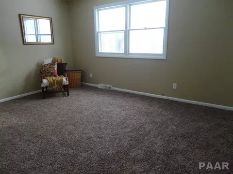 1132 E Brookview Ln, Peoria, IL 61615 photo 13