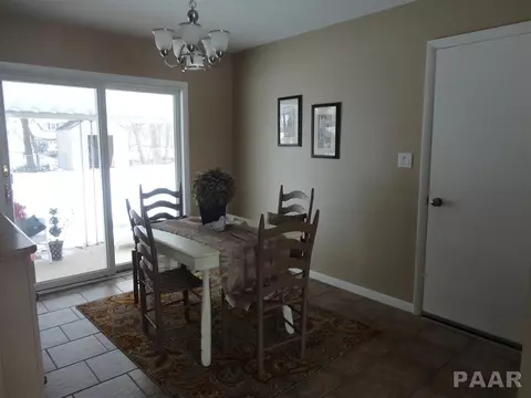 1132 E Brookview Ln, Peoria, IL 61615 photo 6