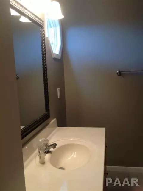 2111 Mitchell Dr, Eureka, IL 61530 photo 12