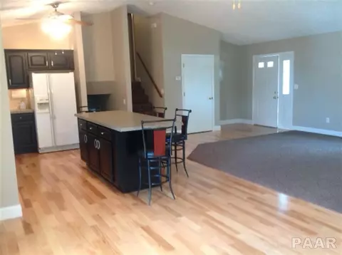2111 Mitchell Dr, Eureka, IL 61530 photo 3