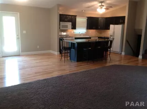 2111 Mitchell Dr, Eureka, IL 61530 photo 4