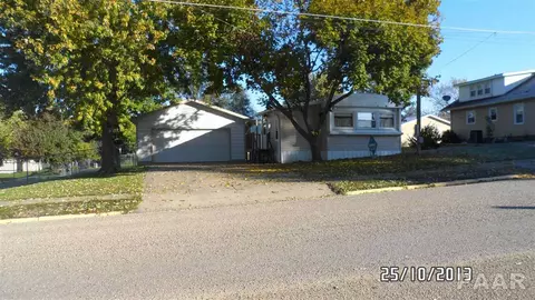 504 E 4th, Saint David, IL 61563 photo 1