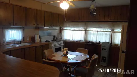 504 E 4th, Saint David, IL 61563 photo 4