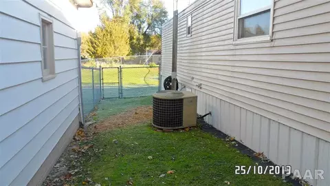 504 E 4th, Saint David, IL 61563 photo 30