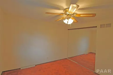 401 Embert Pl, Peoria, IL 61603 photo 14