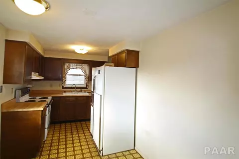 401 Embert Pl, Peoria, IL 61603 photo 8