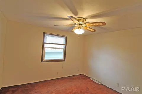 401 Embert Pl, Peoria, IL 61603 photo 12
