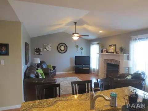1241 E Monroe, Morton, IL 61550 photo 13