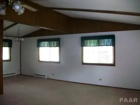1460 E Spruce, Canton, IL 61520 photo 5