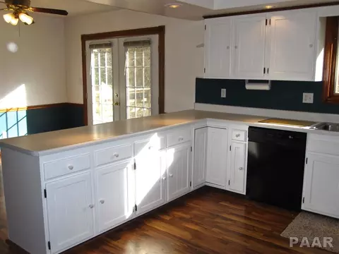 321 Arbor Vitae Dr, Germantown Hills, IL 61548 photo 8