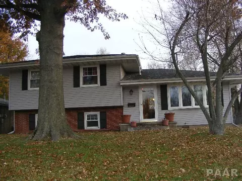 1908 Willow, Pekin, IL 61554 photo 1