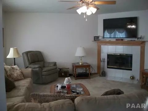 1409 White Tail Dr, Washington, IL 61571 photo 8