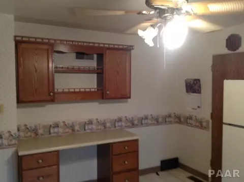 812 N Main, Eureka, IL 61530 photo 5