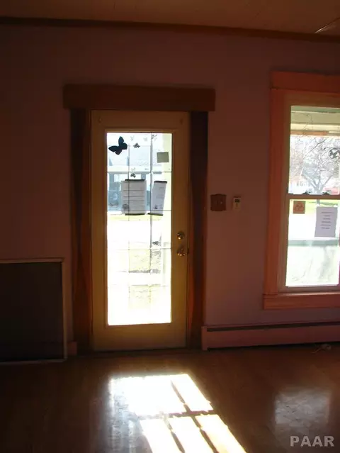 305 E Central St, Minier, IL 61759 photo 4