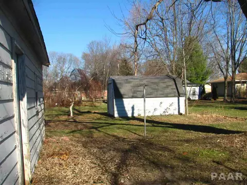 305 E Central St, Minier, IL 61759 photo 2