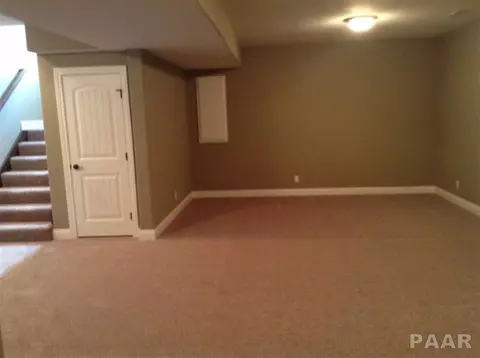 58 Warwick Cir, Morton, IL 61550 photo 4