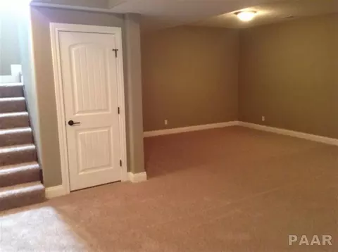 58 Warwick Cir, Morton, IL 61550 photo 3