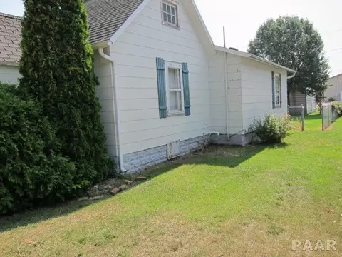205 Pleasant, Benson, IL 61516 photo 3