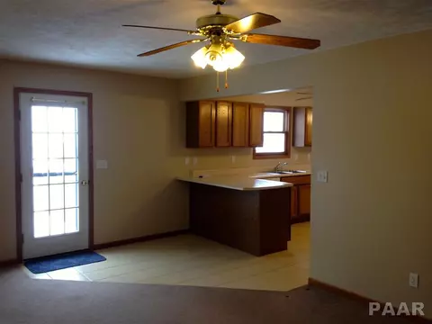920 Dennis Dr, Eureka, IL 61530 photo 6
