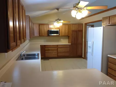 920 Dennis Dr, Eureka, IL 61530 photo 9