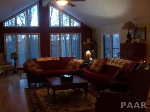 9 Roth Ct, Metamora, IL 61548 photo 6