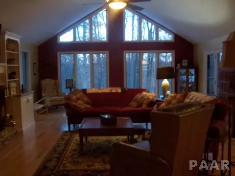 9 Roth Ct, Metamora, IL 61548 photo 5