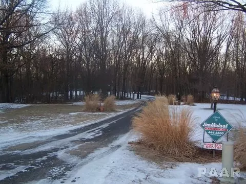 9 Roth Ct, Metamora, IL 61548 photo 2