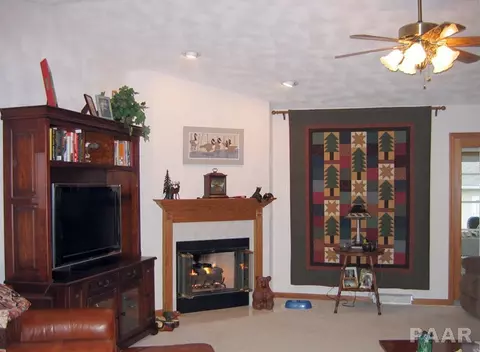 1250 Juniper, Canton, IL 61520 photo 6