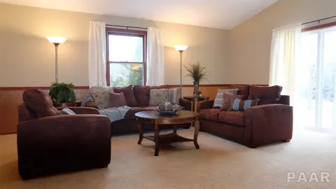 204 Warrior Way, Germantown Hills, IL 61548 photo 6