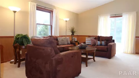 204 Warrior Way, Germantown Hills, IL 61548 photo 5