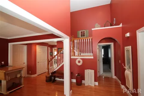 402 Windsor Dr, Germantown Hills, IL 61548 photo 3