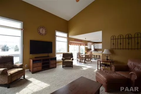 402 Windsor Dr, Germantown Hills, IL 61548 photo 13
