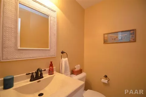 402 Windsor Dr, Germantown Hills, IL 61548 photo 16