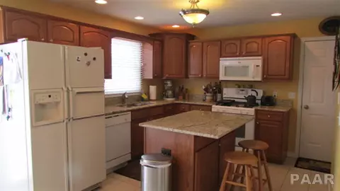 1941 Cobblestone, Washington, IL 61571 photo 10