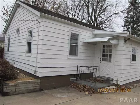 1880 E Chestnut, Canton, IL 61520 photo 3