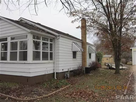 1880 E Chestnut, Canton, IL 61520 photo 2