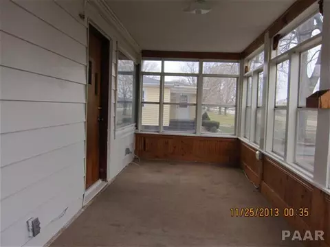 1880 E Chestnut, Canton, IL 61520 photo 5