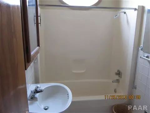 1880 E Chestnut, Canton, IL 61520 photo 12