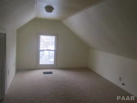 604 N Main St, Eureka, IL 61530 photo 9