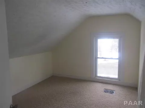 604 N Main St, Eureka, IL 61530 photo 10