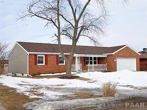207 Elgin Ave, Washington, IL 61571 photo 1