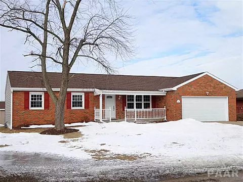 207 Elgin Ave, Washington, IL 61571 photo 2