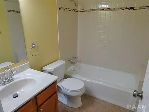 207 Elgin Ave, Washington, IL 61571 photo 13